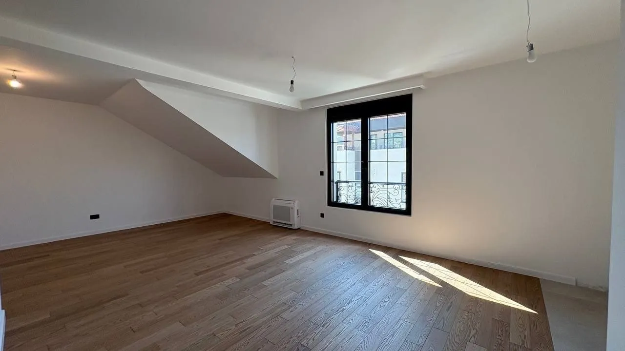 Prodaja, trosoban stan, 96m², Tivat, Crna Gora