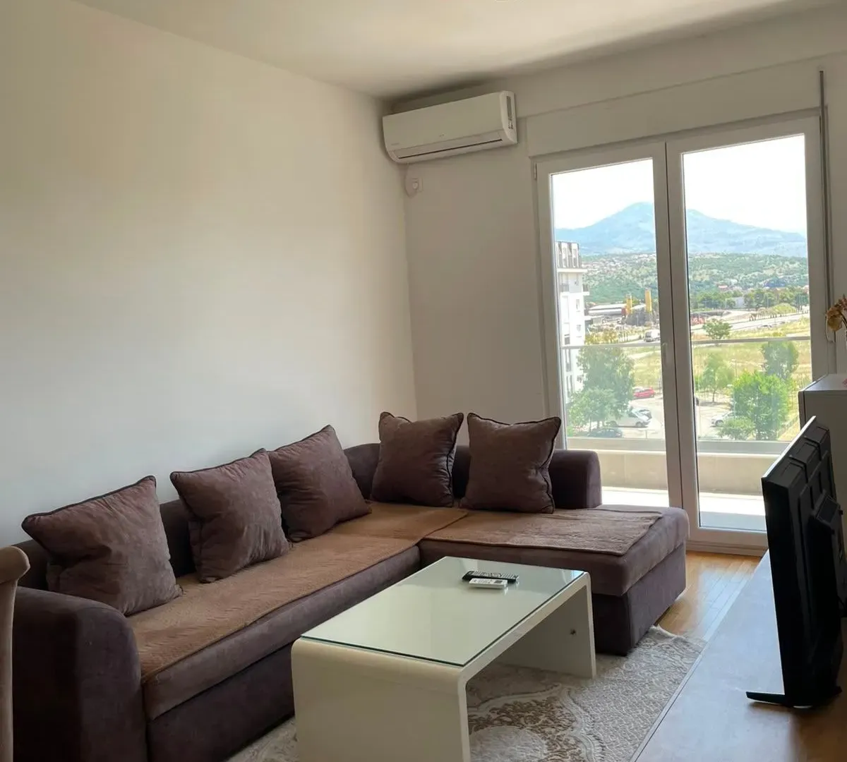Rent, one bedroom apartment, 43m², Stari Aerodrom, Podgorica