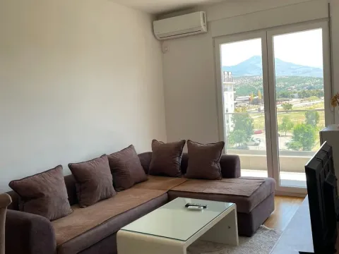 Rent, one bedroom apartment, 43m², Stari Aerodrom, Podgorica - image 1