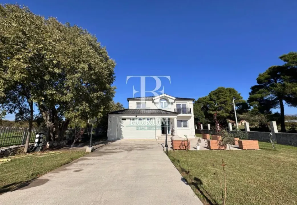 Izdavanje, kuća, 230m², Dajbabe, Podgorica