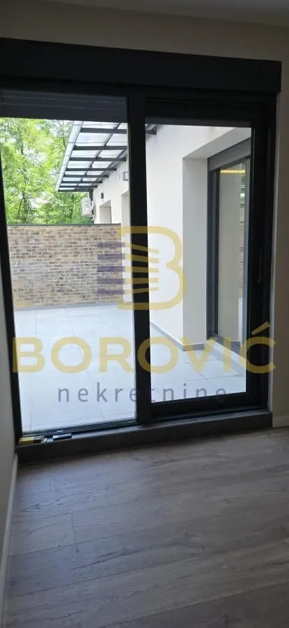 Prodaja, trosoban stan, 68m², Olimp, Zvezdara Sve Podlokacije