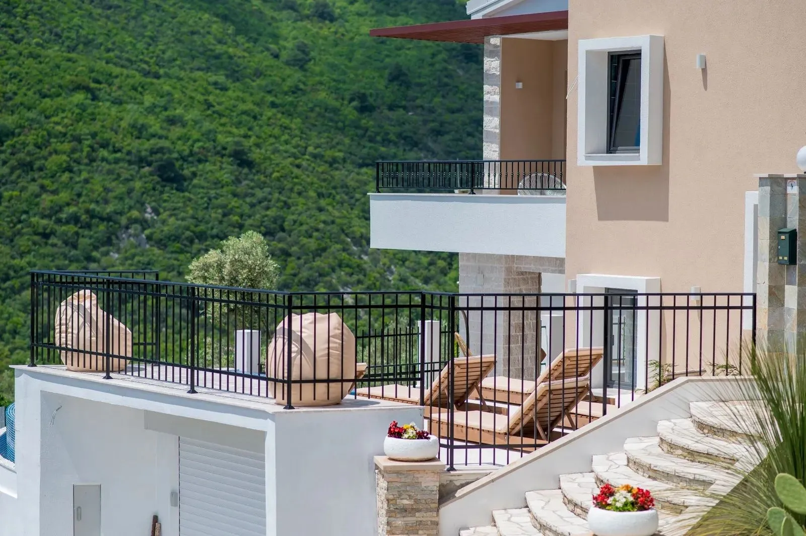 Sale, house, 170m², Bečići, Budva