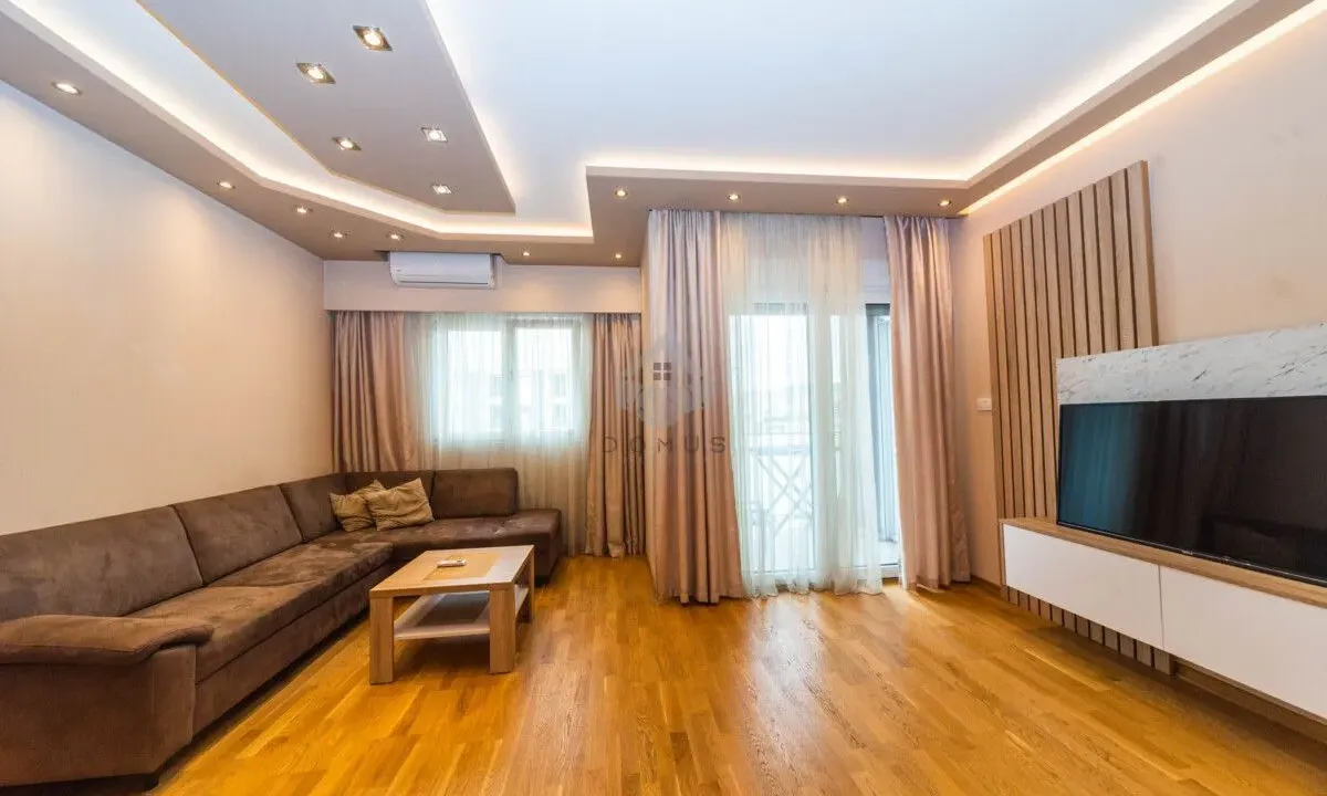 Izdavanje, jednosoban stan, 50m², Pobrežje, Podgorica