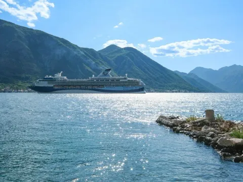 Prodaja, dvosoban stan, 85m², Dobrota, Kotor - image 16