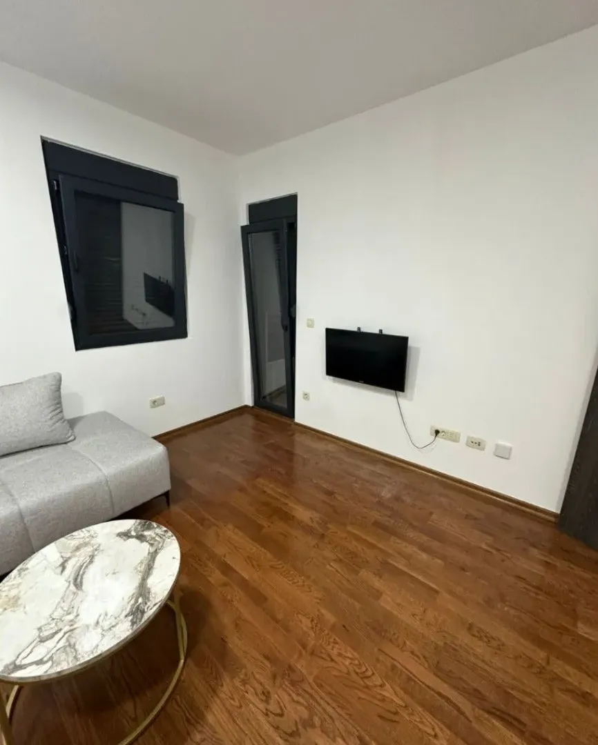 Izdavanje, jednosoban stan, 45m², Ljubović, Podgorica