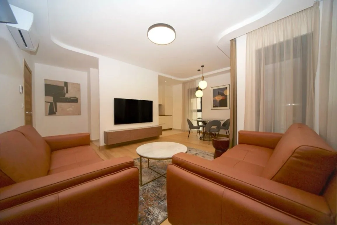 Izdavanje, dvosoban stan, 74m², New City, Podgorica