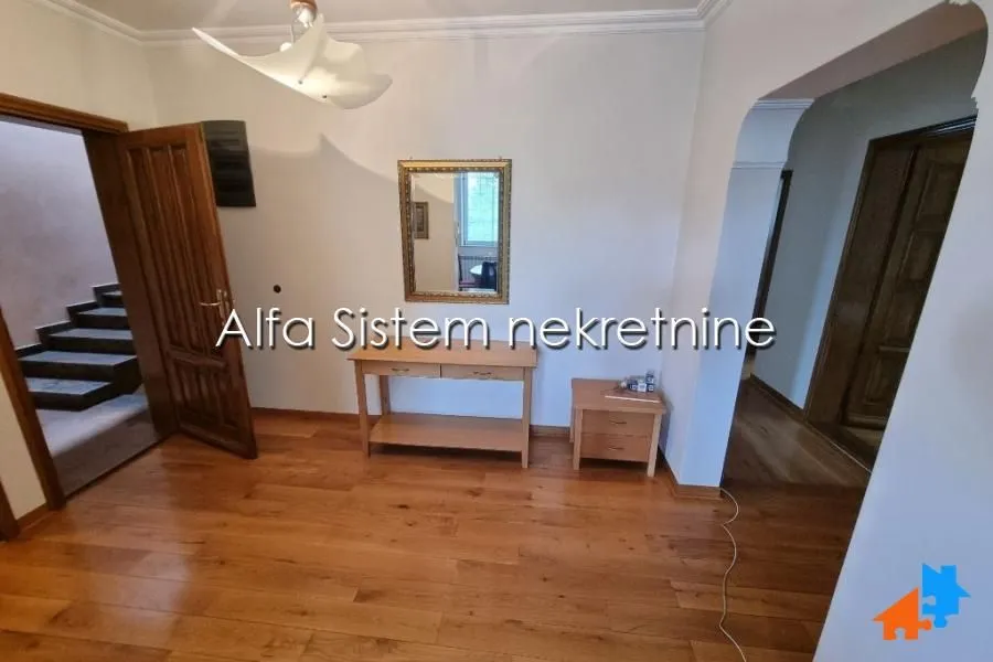 Rent, four bedroom apartment, 120m², Savski Venac, Beograd