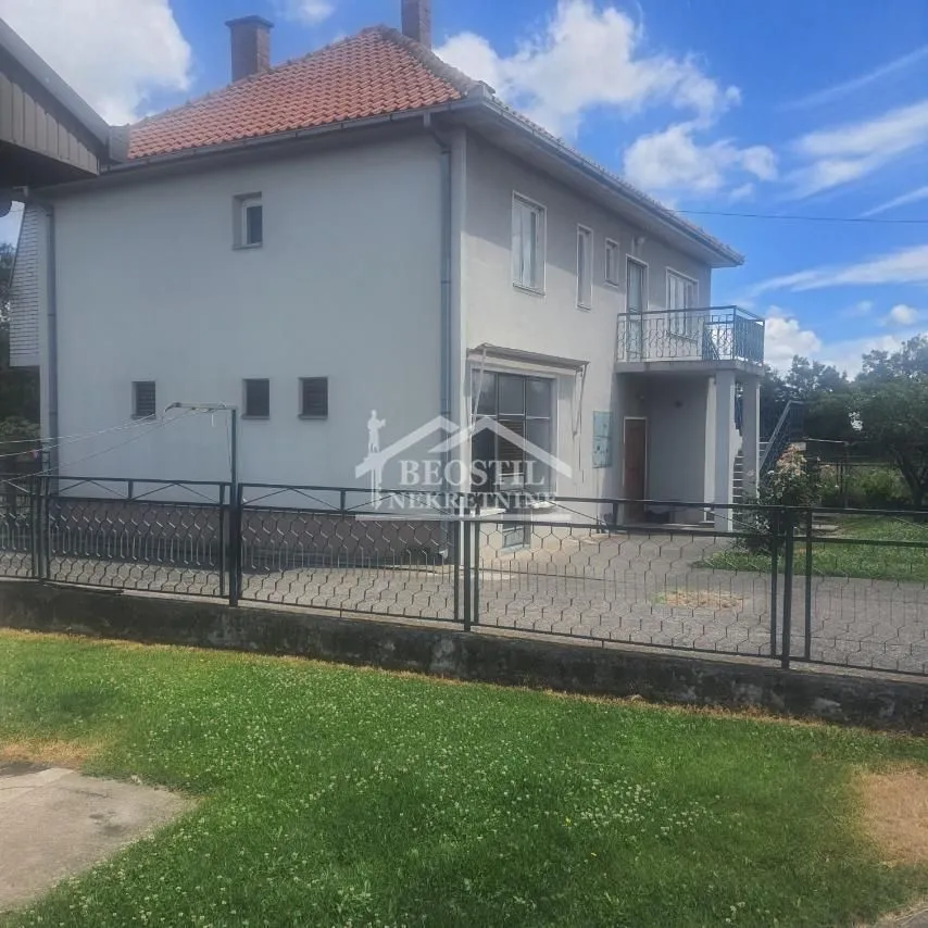 Prodaja, kuća, 204m², Vladimirci, Srbija