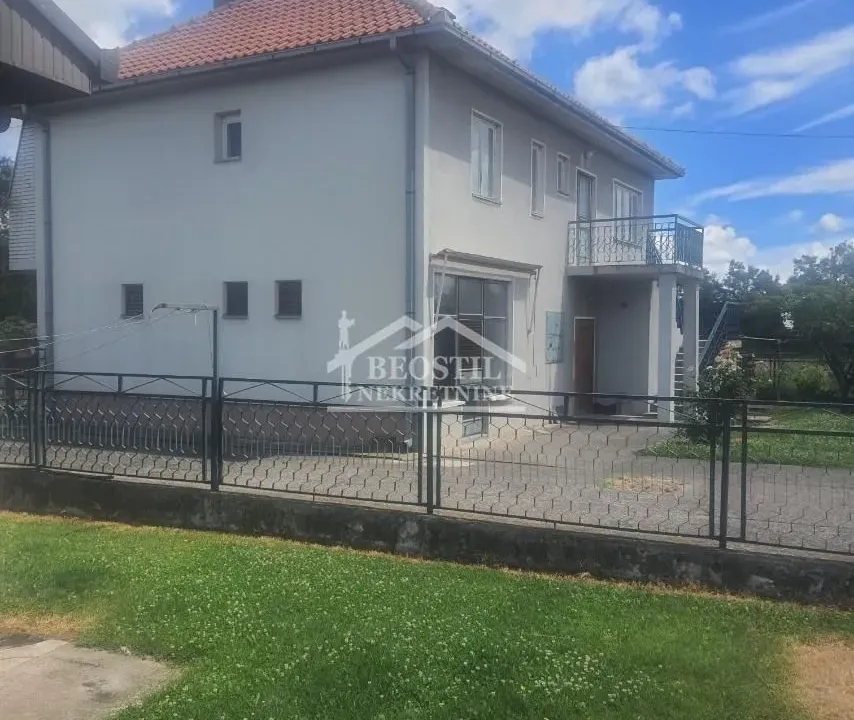 Prodaja, kuća, 204m², Vladimirci, Srbija