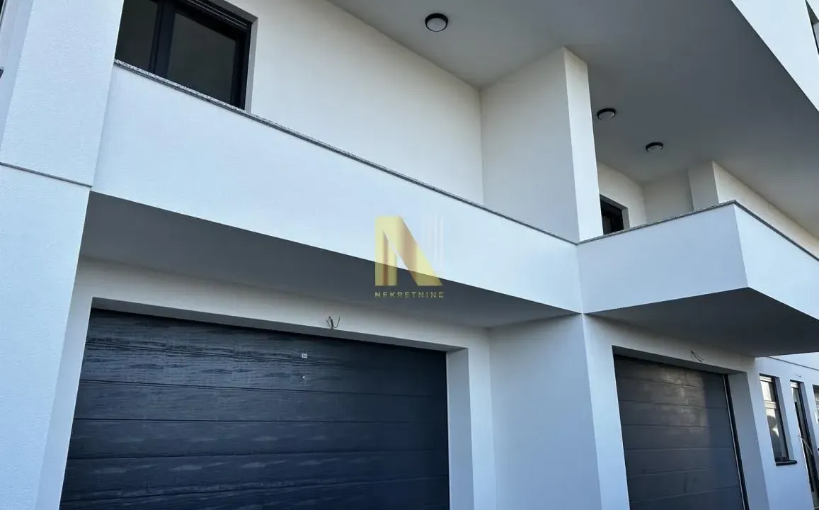 Prodaja, stan, 143m², Sremska Kamenica, Petrovaradin