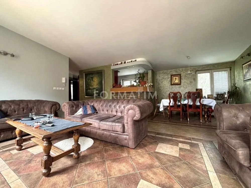 Izdavanje, četvorosoban stan, 120m², Stari Grad, Beograd