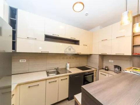 Izdavanje, dvosoban stan, 80m², City Kvart, Podgorica - image 4