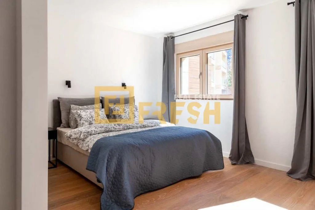 Prodaja, četvorosoban stan, 253m², Kotor, Crna Gora