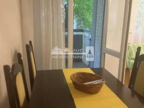 Rent, two bedroom apartment, 70m², Kalenić Pijaca, Vračar Sve Podlokacije - image 2