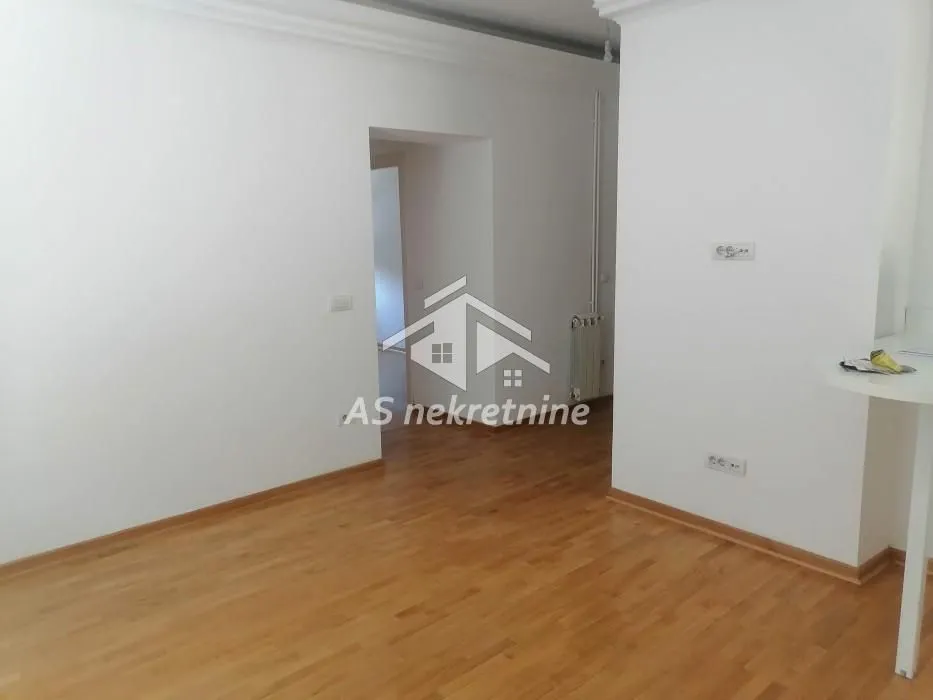 Prodaja, trosoban stan, 53m², Vračar Hram, Vračar Sve Podlokacije