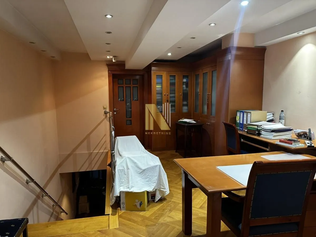 Rent, office space, 77m², Centar, Novi Sad