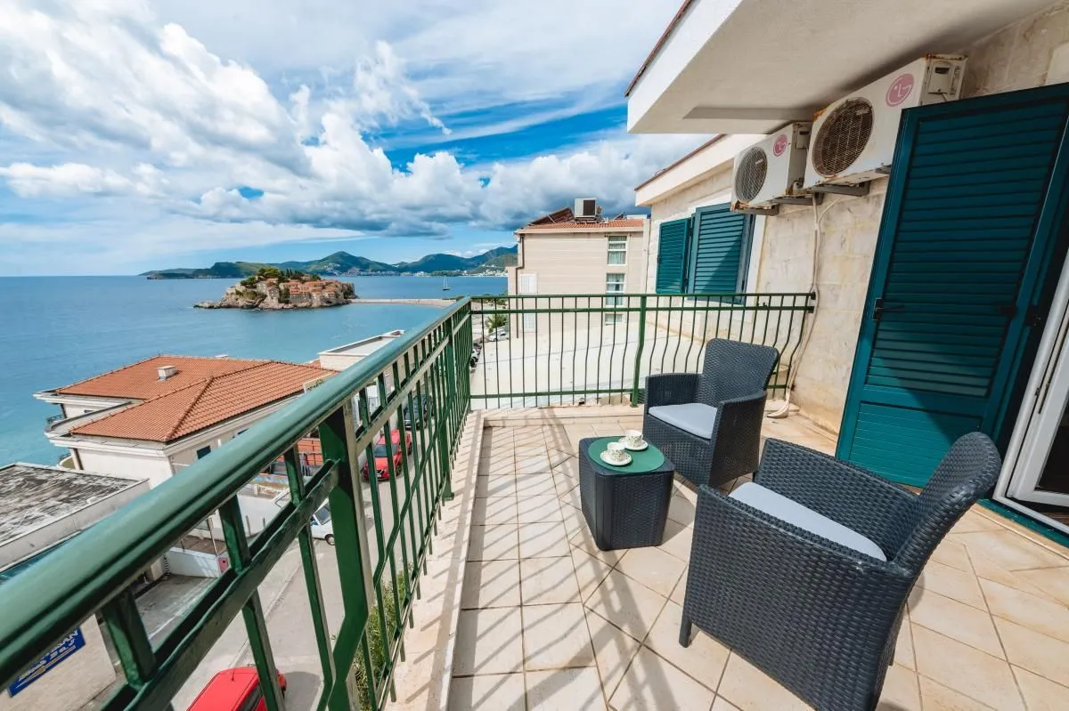 Prodaja, trosoban stan, 139m², Sveti Stefan, Budva