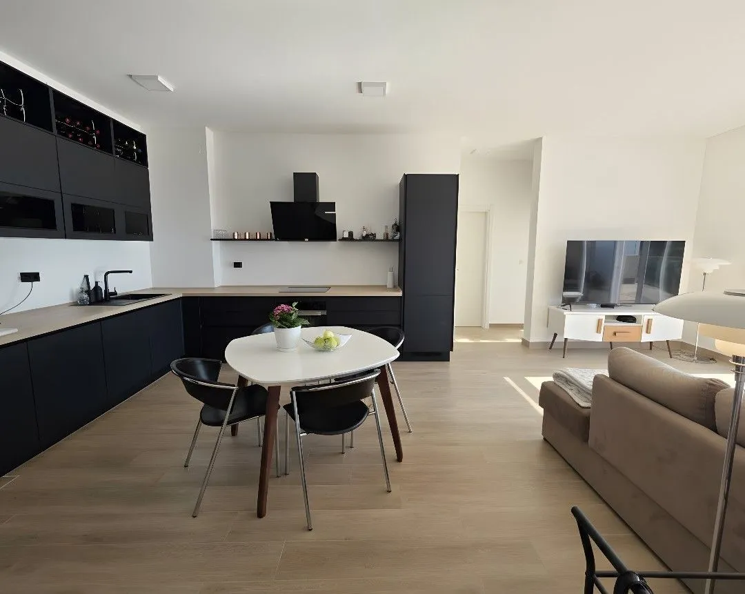 Prodaja, dvosoban stan, 102m², Seoce, Budva