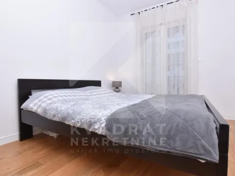 Prodaja, trosoban stan, 49m², Central Point, Podgorica - image 6