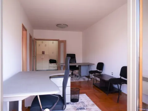 Rent, office space, 52m², Preko Morače, Podgorica - image 4
