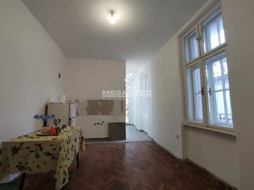 Prodaja, dvosoban stan, 87m², Stari Grad, Beograd