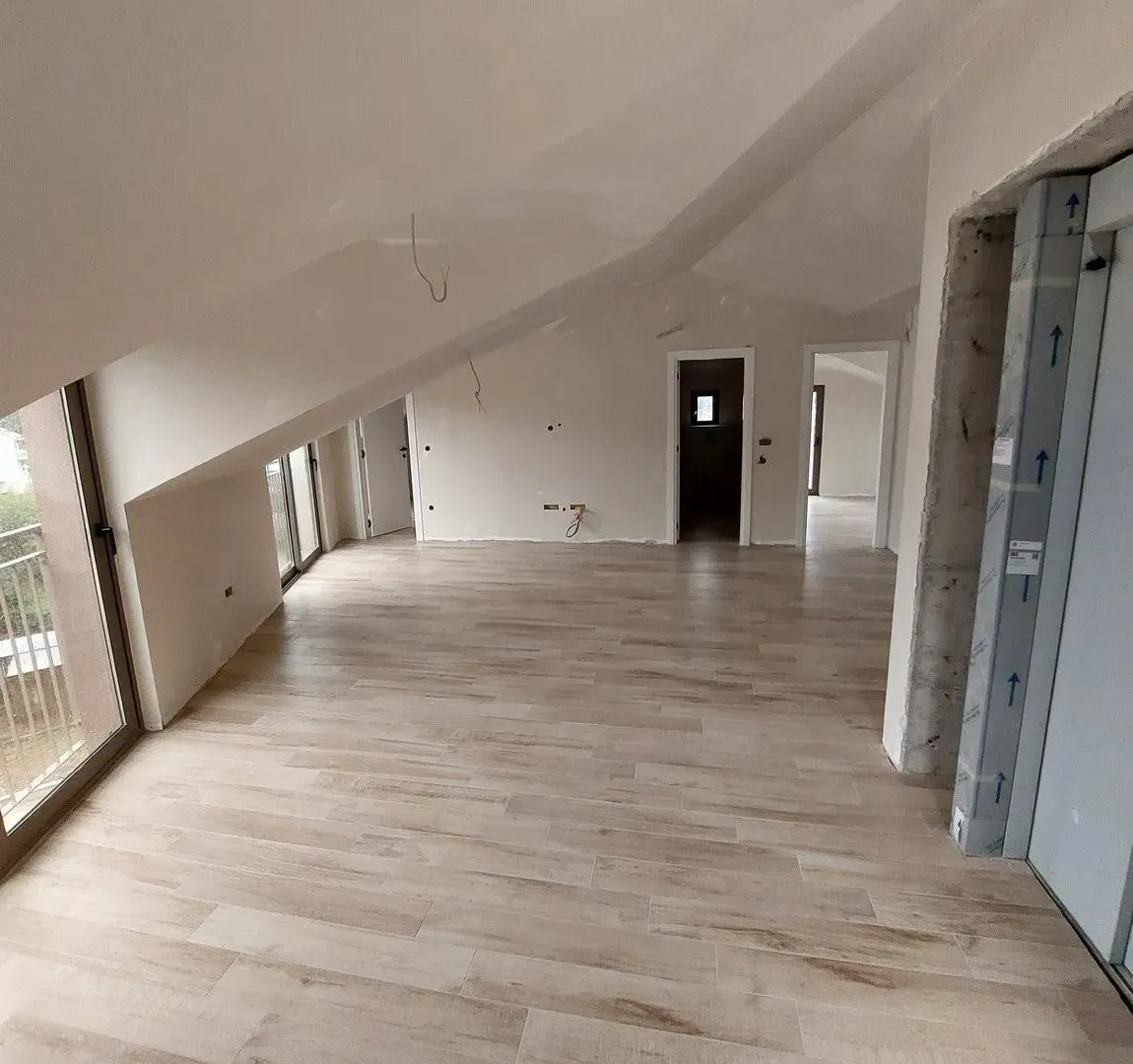 Sale, two bedroom apartment, 82m², Dumidran, Tivat