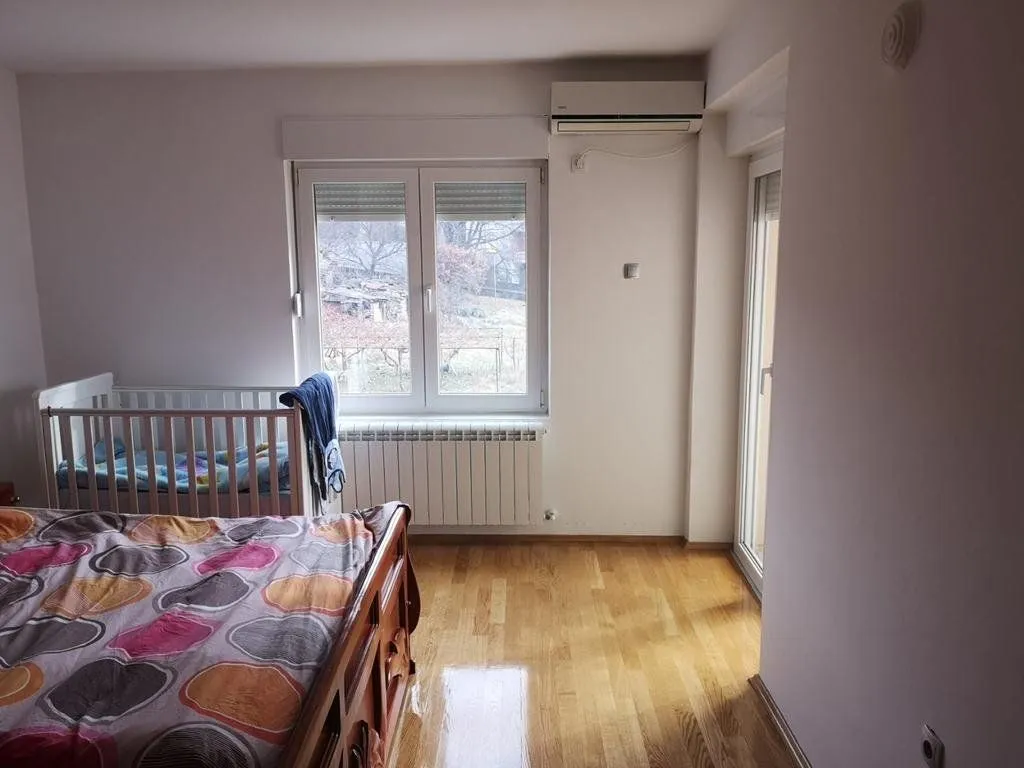Izdavanje, stan, 350m², Vranići, Podgorica