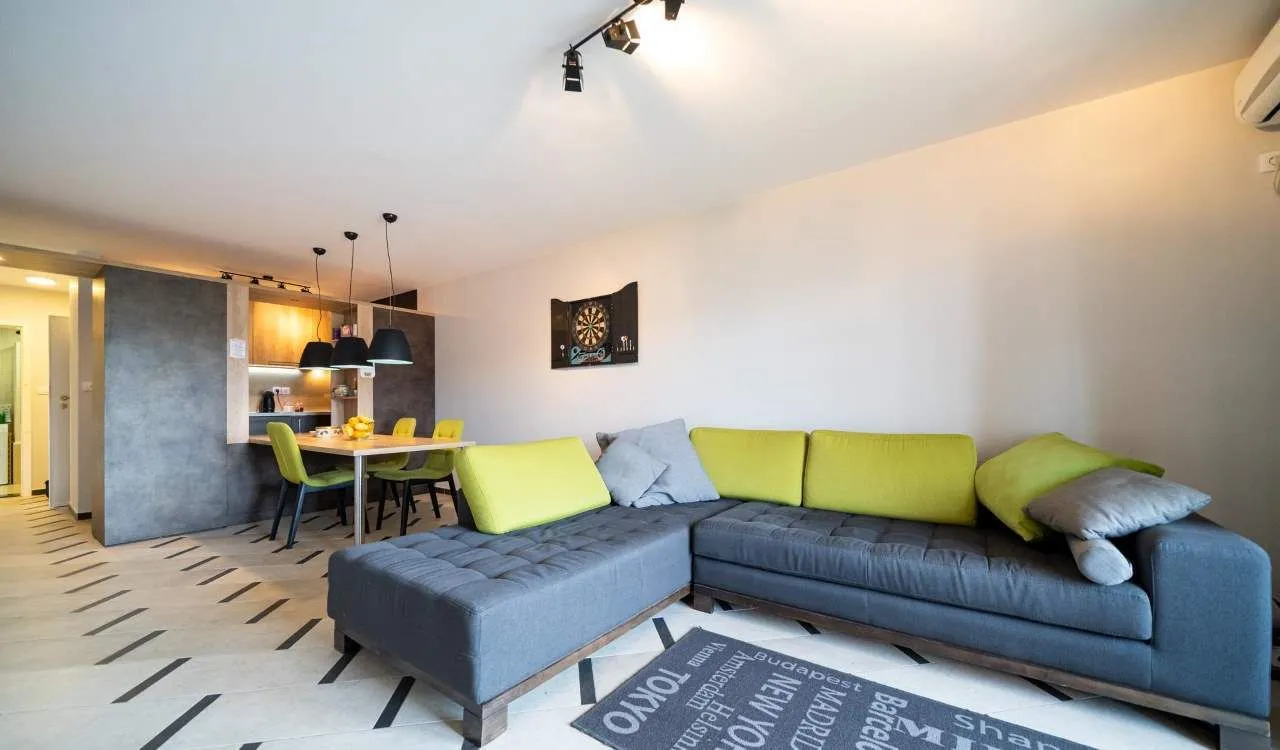 Prodaja, trosoban stan, 90m², Seoce, Budva