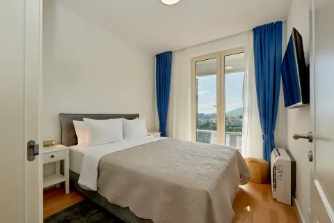 Sale, two bedroom apartment, 67m², Bečići, Budva - image 4