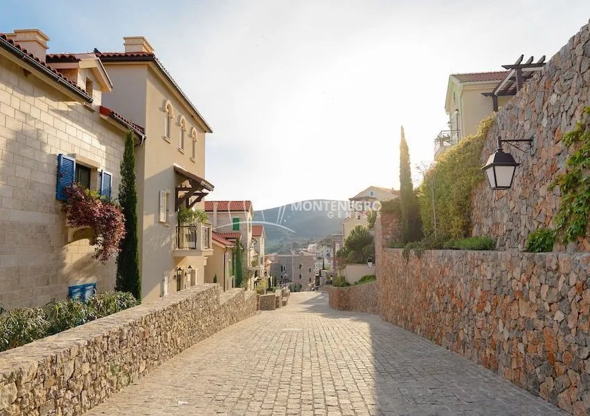 Prodaja, trosoban stan, 132m², Luštica Bay, Tivat