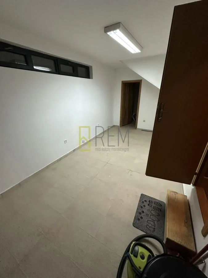 Rent, house, 170m², Gornja Gorica, Podgorica
