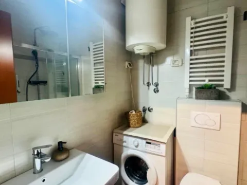 Izdavanje, dvosoban stan, 76m², Centar, Podgorica - image 9