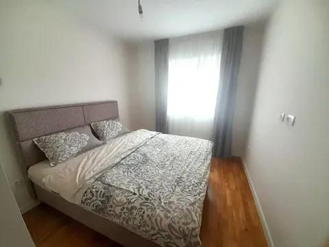 Izdavanje, jednosoban stan, 42m², Pobrežje, Podgorica - image 7