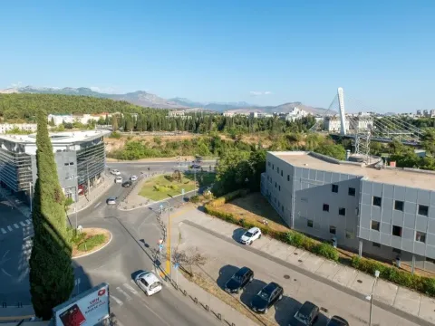 Rent, one bedroom apartment, 101m², Preko Morače, Podgorica - image 19