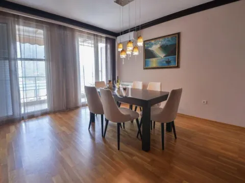 Rent, two bedroom apartment, 86m², Dobrota, Kotor - image 6