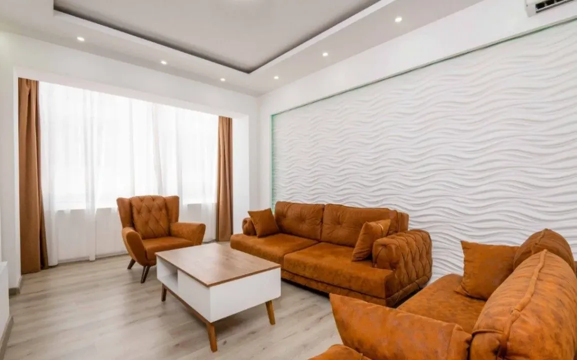 Izdavanje, jednosoban stan, 60m², Centar, Bar