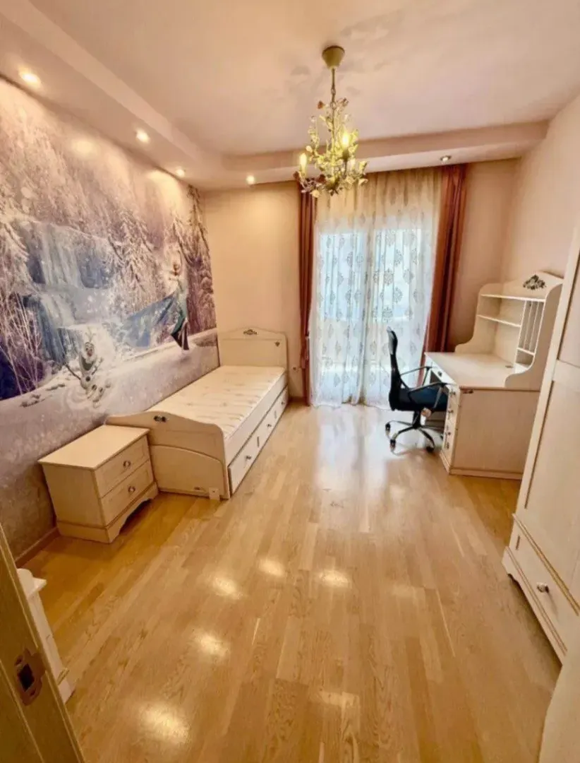 Izdavanje, trosoban stan, 100m², City Kvart, Podgorica