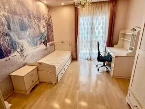 Izdavanje, trosoban stan, 100m², City Kvart, Podgorica - image 6