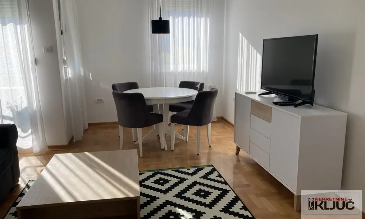 Prodaja, jednosoban stan, 42m², Bulevar Oslobodjenja, Novi Sad Sve Podlokacije