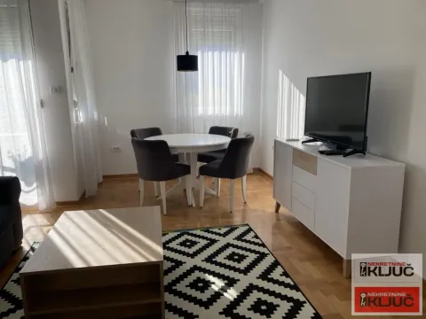 Prodaja, jednosoban stan, 42m², Bulevar Oslobodjenja, Novi Sad Sve Podlokacije - image 1