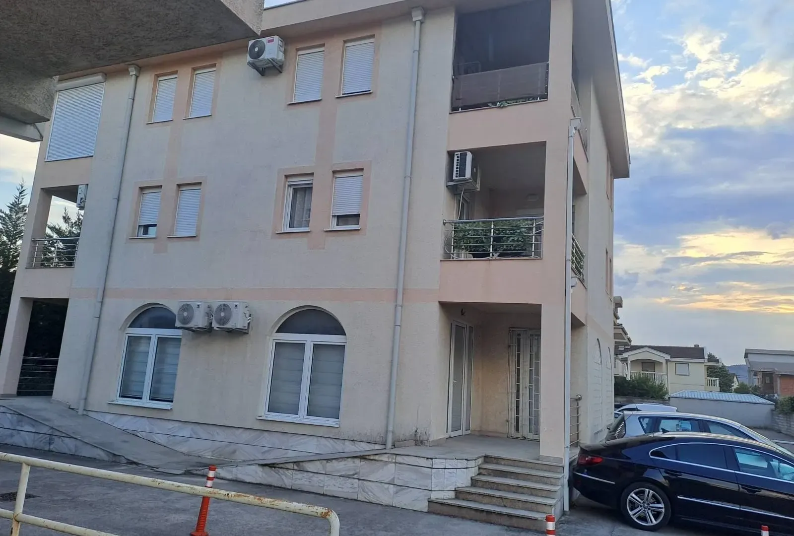 Izdavanje, poslovni prostor, 110m², Zabjelo, Podgorica