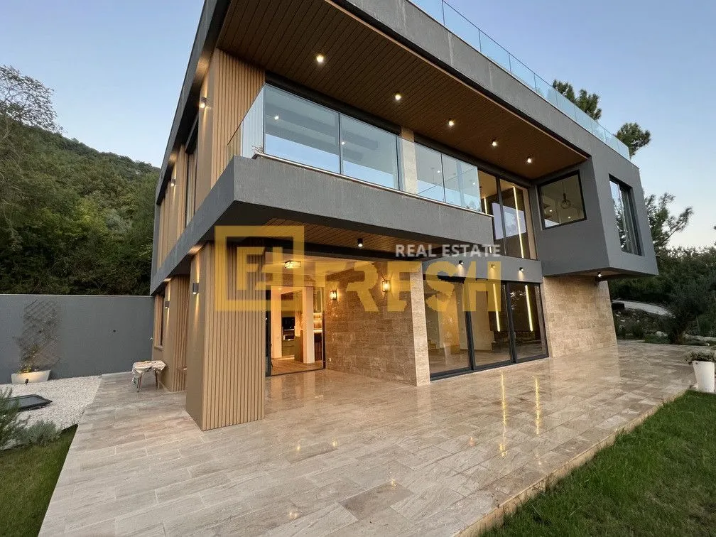 Prodaja, kuća, 480m², Kotor, Crna Gora