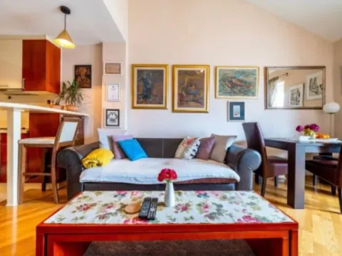 Izdavanje, jednosoban stan, 52m2, Preko Morače, Podgorica Izdavanje, jednosoban stan, 52m2, Preko Morače, Podgorica