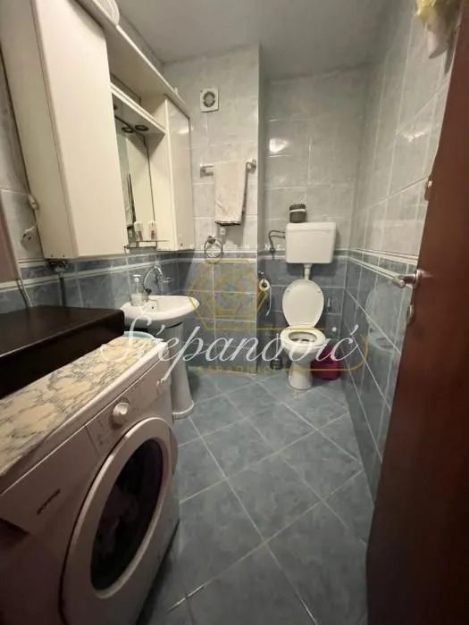 Izdavanje, trosoban stan, 72m², Podbara, Novi Sad Sve Podlokacije