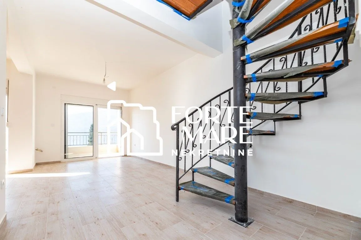 Prodaja, trosoban stan, 66m², Đenovići, Herceg Novi