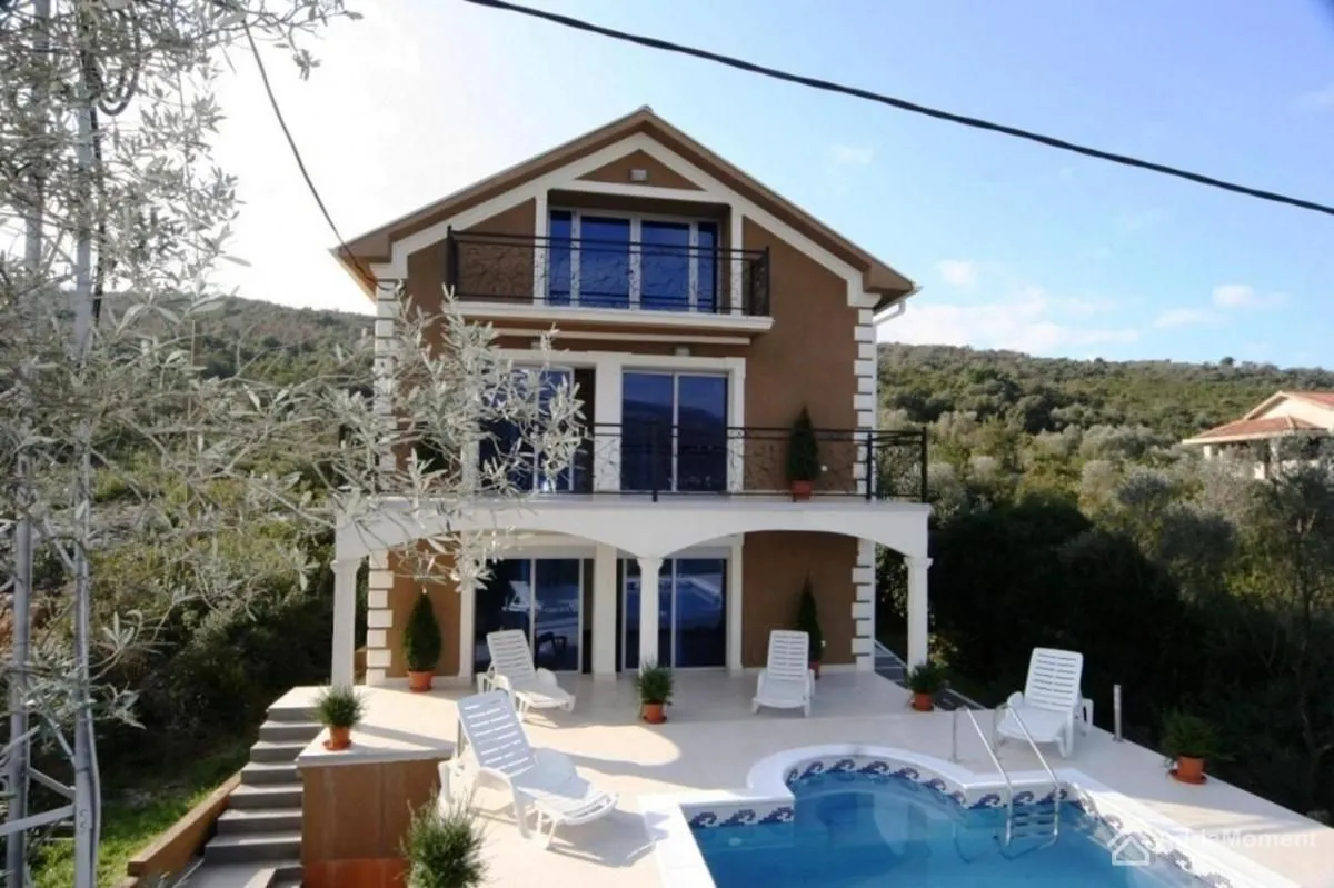 Sale, house, 220m², Đuraševići, Tivat