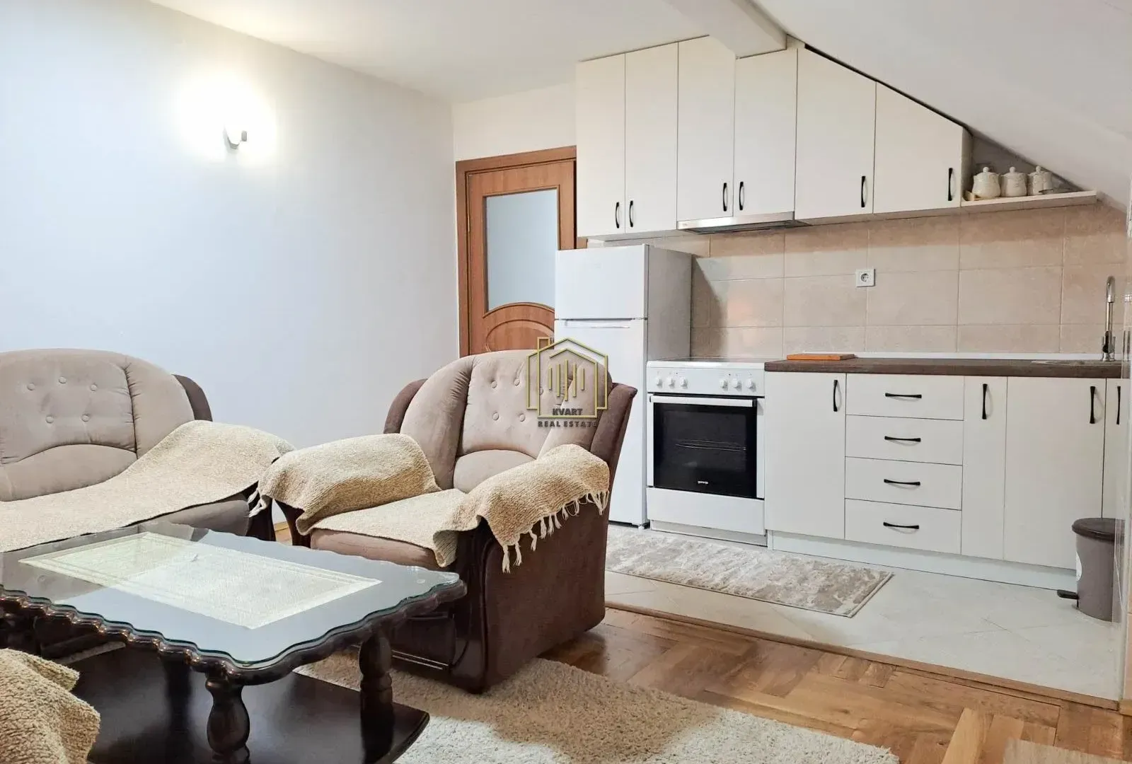 Izdavanje, jednosoban stan, 42m², Zelenika, Podgorica
