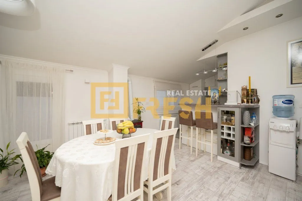 Prodaja, kuća, 250m², Zagorič, Podgorica