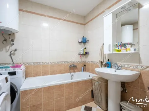 Prodaja, dvosoban stan, 48m², Dobrota, Kotor - image 13