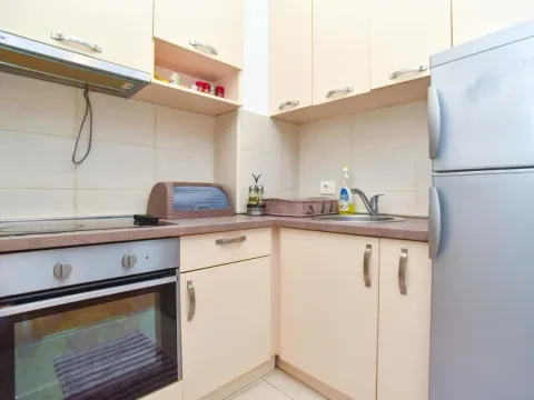 Izdavanje, dvosoban stan, 50m², Budva, Crna Gora - image 14